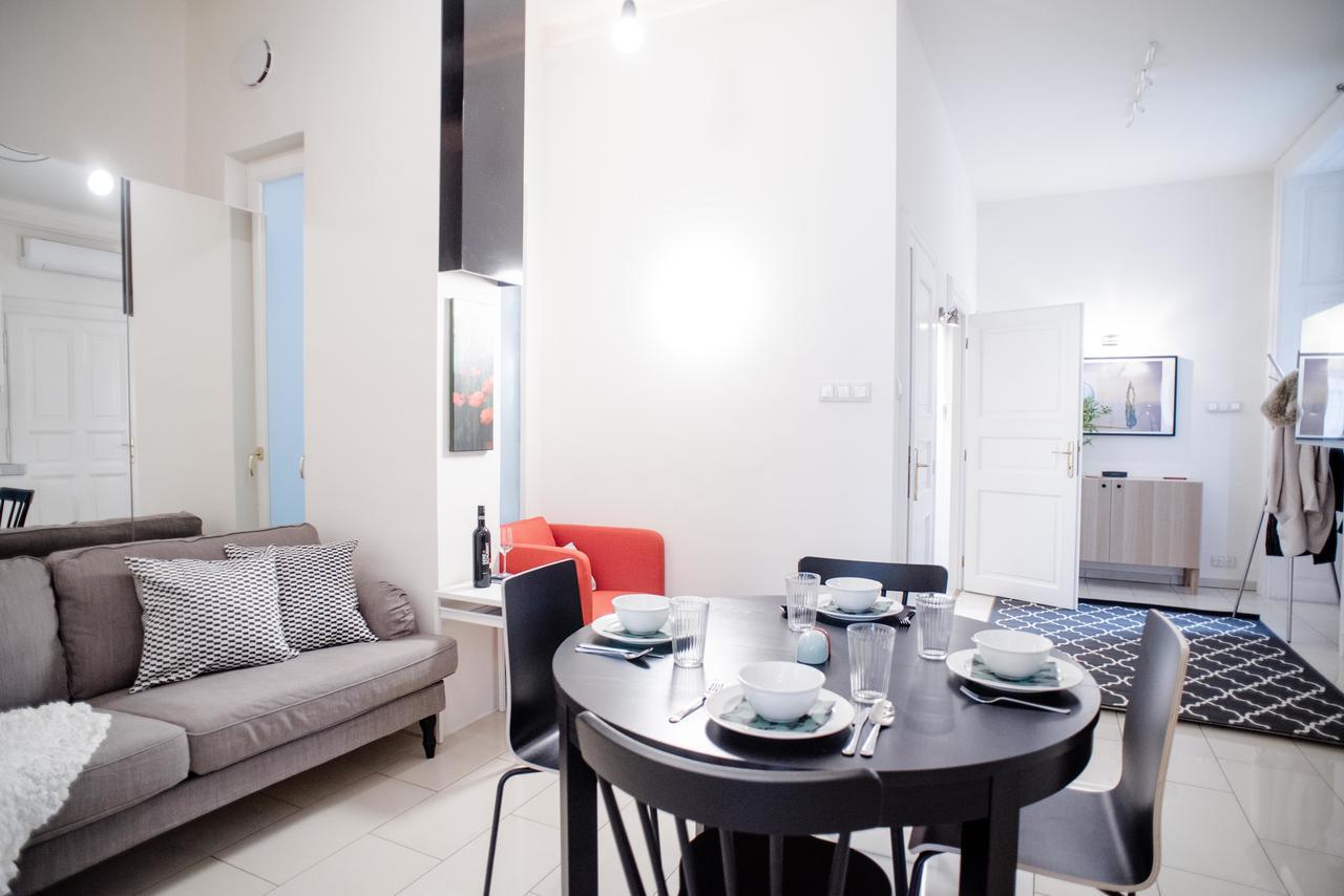 Fine Trees Apartment Будапеща Екстериор снимка
